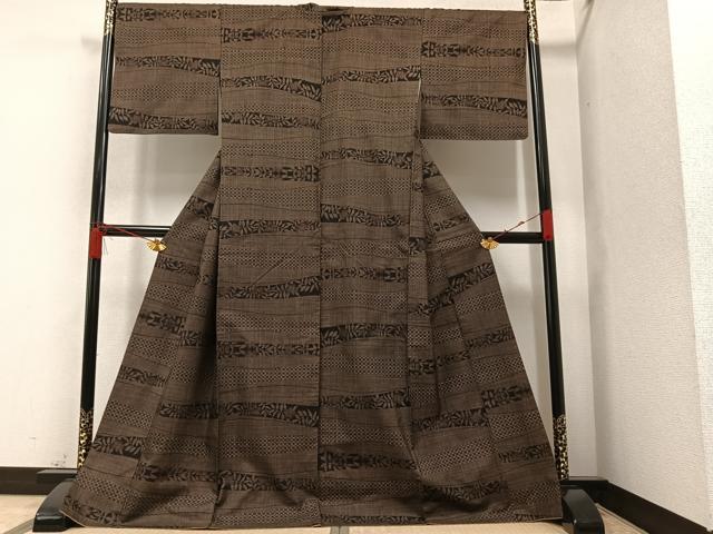 平和屋着物●本場大島紬　一元絣　横段草花文　正絹　逸品　AAAZ0578ph 平和屋着物○本場大島紬 一元絣 横段草花文 正絹 逸品 AAAZ0578ph