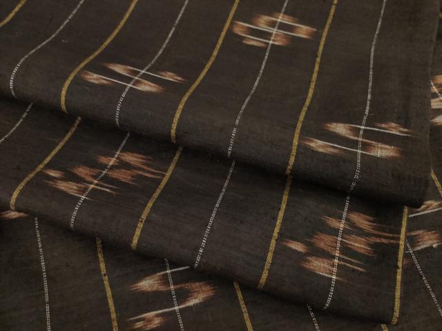 平和屋着物●国指定重要無形文化財　本場久米島紬　手織　琉球絣文様　正絹　逸品　AAAZ0628ck