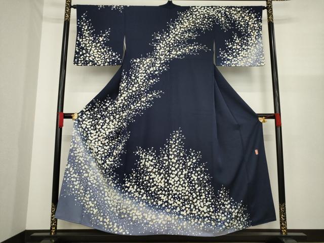 平和屋着物●訪問着　作家物　勝宏　駒刺繍　草花文　暈し染め　正絹　逸品　AAAZ0644ck