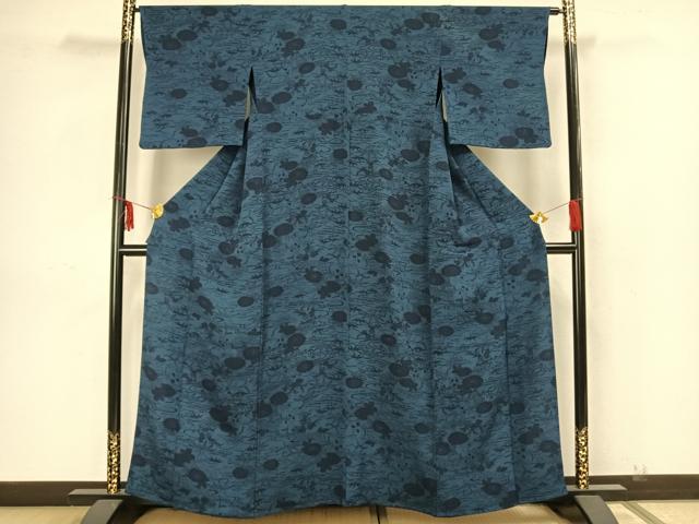 平和屋着物▽上質な小紋　単衣　藍　型染め　草花文　鬼しぼ縮緬　正絹　逸品　AAAZ1449fy 平和屋着物▽上質な小紋 単衣 藍 型染め 草花文 鬼しぼ