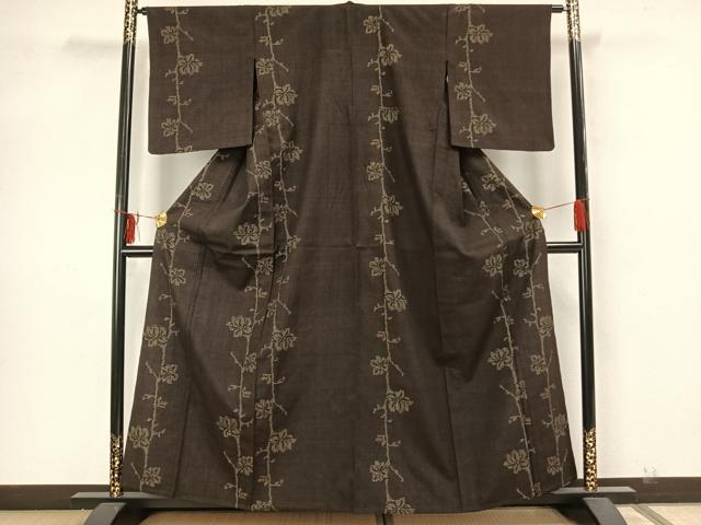 平和屋着物▽本場結城紬　重要無形文化財　単衣　100亀甲　枝花文　正絹　逸品　AAAZ1746fy_1