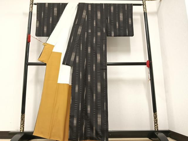 平和屋着物○本場染大島紬 変わり縞 黒地 正絹 逸品 未使用 AAAZ0153zg