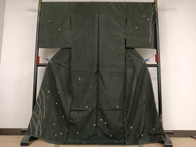 平和屋着物●訪問着　絞り　露芝にホタル　金彩　濃松葉色　仮絵羽　正絹　逸品　未使用　AAAZ3014np