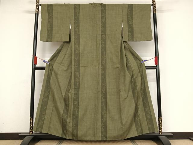 平和屋着物●本場結城紬　重要無形文化財　100亀甲　花間道　正絹　逸品　AAAZ3276np 平和屋着物○本場結城紬 重要無形文化財 100亀甲 花間道 正絹