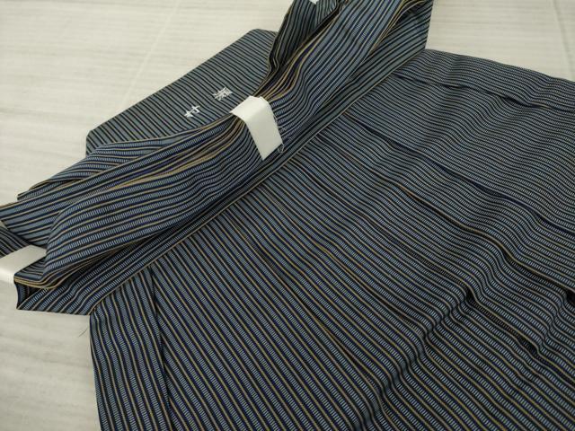 平和屋着物○男性 人間国宝 甲田綏郎 精好仙台平 馬乗り袴 縞 