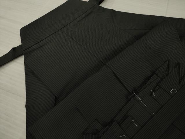 平和屋着物○男性 馬乗り袴 縞 黒地 正絹 逸品 AAAZ3727ck