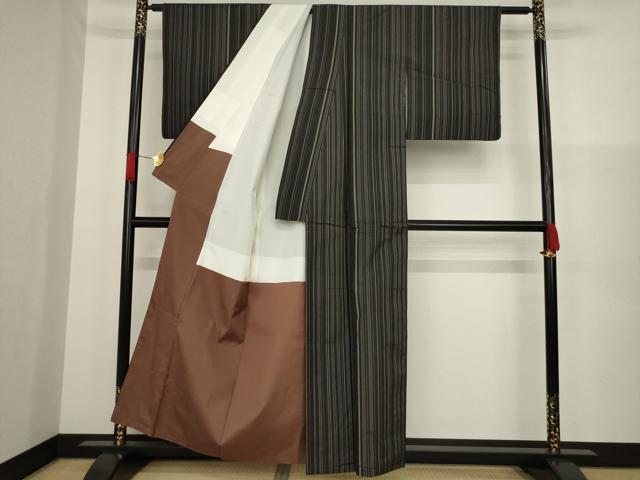 平和屋着物●上質な紬　縞　黒地　正絹　逸品　AAAZ3750ck 平和屋着物○上質な紬 縞 黒地 正絹 逸品 AAAZ3750ck