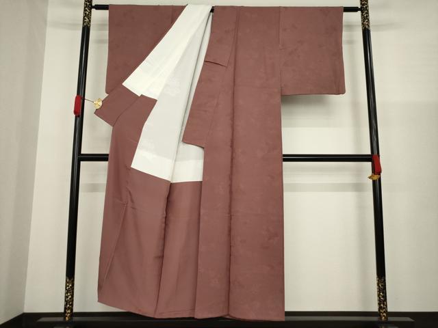 平和屋着物■上質な色無地　蘇芳香色　逸品　未使用　dy4336 平和屋着物□上質な色無地 花唐草地紋 蘇芳香色 正絹 逸品