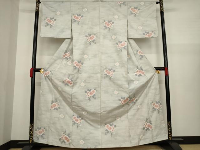 平和屋着物●本場大島紬　白大島　120亀甲　エ霞花文　正絹　逸品　AAAZ4857ck 平和屋着物○本場大島紬 白大島 120亀甲 エ霞花文 正絹 逸品 AAAZ4857ck 紬