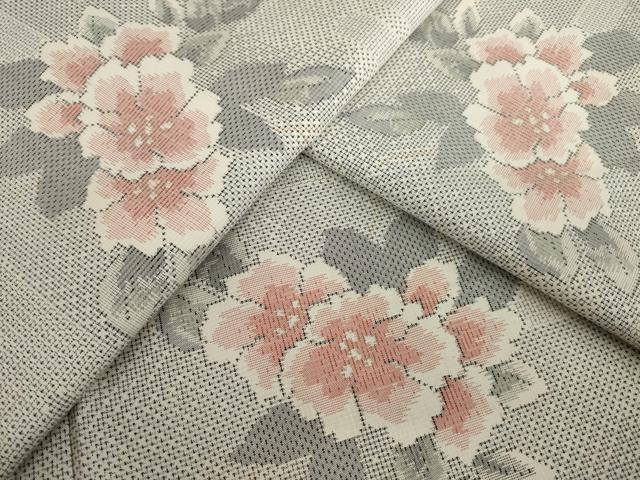 平和屋着物●本場大島紬　白大島　120亀甲　エ霞花文　正絹　逸品　AAAZ4857ck