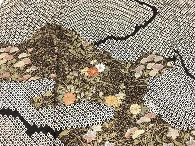 平和屋着物○訪問着 絞り 刺繍 草花文 黒地 金彩 正絹 逸品 AAAZ4927ph