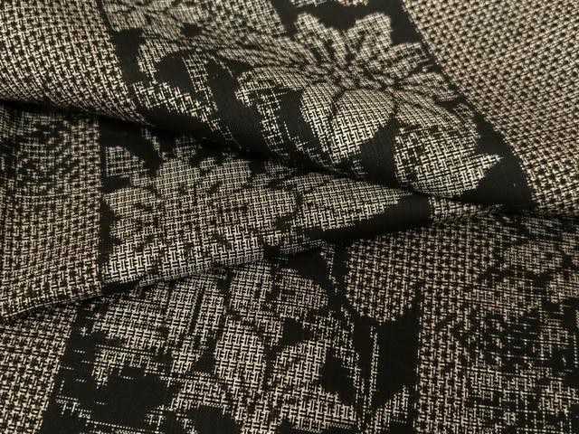 平和屋着物●本場大島紬　割り込み絣　エ霞花文　反端付き　正絹　逸品　未使用　AAAZ7329zg
