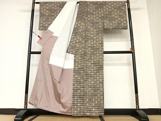 平和屋着物○菅原工房 菅原結作 漢方染紬 麻の葉文様 格子 正絹