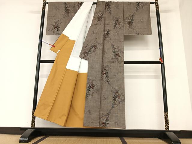 平和屋着物○本場大島紬 泥染め 9マルキ 草花文 正絹 逸品 AAAU8476zg