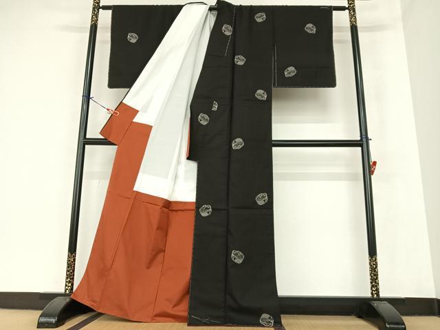 平和屋着物○本場大島紬 カタス9マルキ 地空き 陶器文 正絹 逸品 未