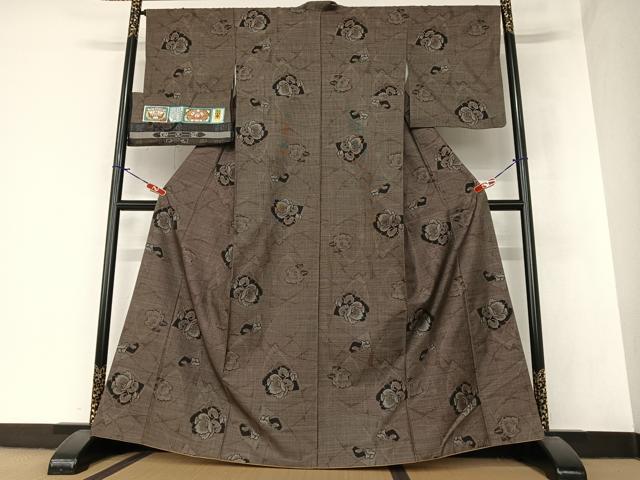 平和屋着物○本場大島紬 純泥染め カタス7マルキ 枝花文 証紙