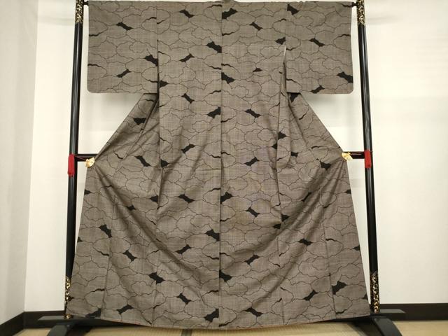 平和屋着物●本場大島紬　カタス9マルキ　雲重ね文　正絹　逸品　AAAZ8090ck 平和屋着物○本場大島紬 カタス9マルキ 雲重ね文 正絹 逸品 AAAZ8090ck