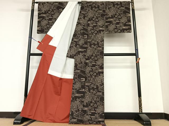 平和屋着物○本場大島紬 泥染め 一元絣 御所車花文 正絹 逸品 未