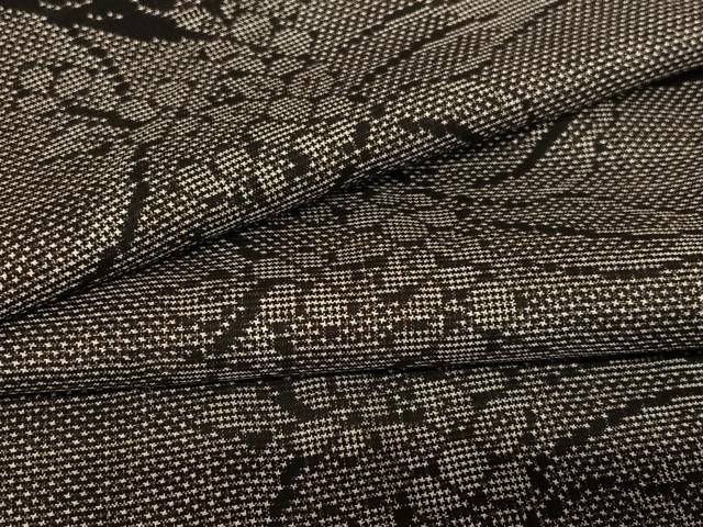 平和屋着物●本場大島紬　泥染め　一元7マルキ　花唐草文　正絹　逸品　AABA0413zg