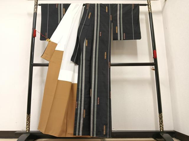 平和屋着物○上質な紬 刺繍 間道 黒地 正絹 逸品 AABA1312ph 紬