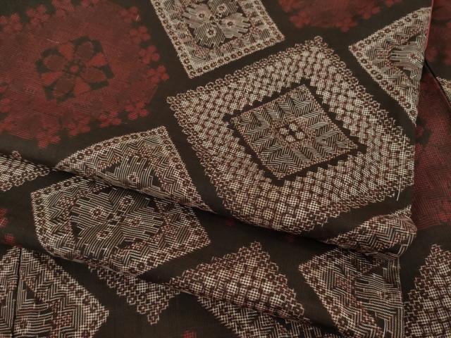 平和屋着物●本場大島紬　龍郷絣　花菱文　正絹　逸品　AABA1334ck