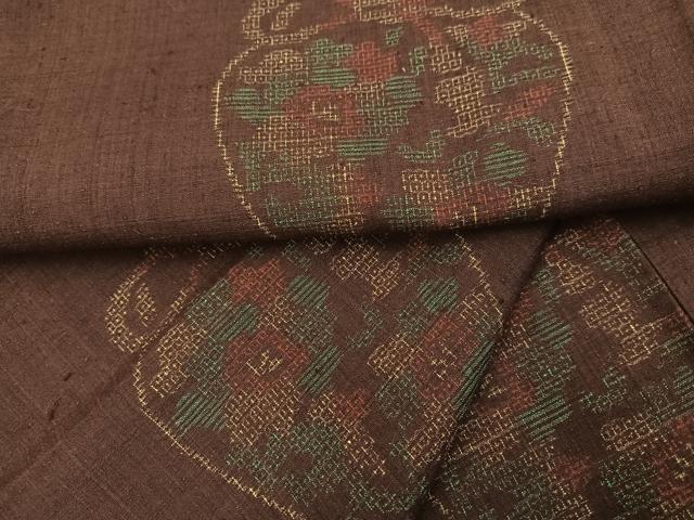 平和屋着物●本場結城紬　重要無形文化財　飛び亀甲柄　草花陶器文　正絹　逸品　AABA2726ph