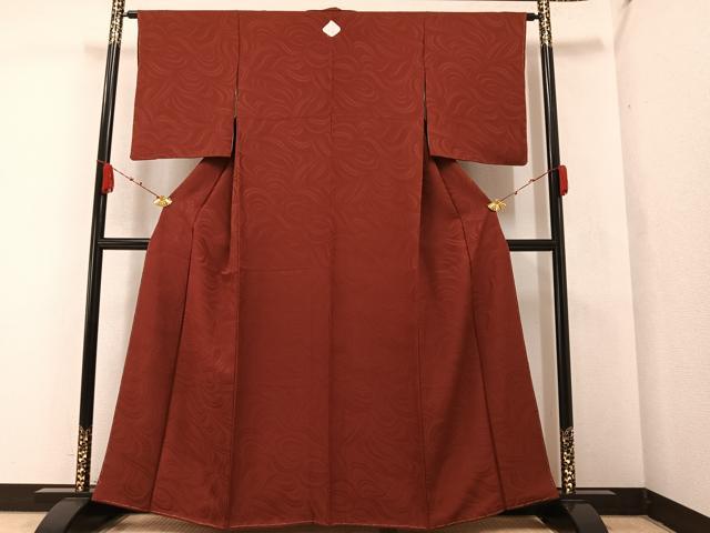 平和屋着物●上質な色無地　流水地紋　紅鳶色　やまと誂製　正絹　逸品　未使用　AABA3782ph 平和屋着物○上質な色無地 流水地紋 紅鳶色 やまと誂製 正絹