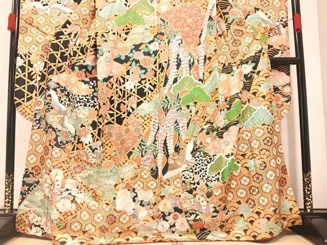 平和屋着物○豪華振袖 駒刺繍 鳳凰吉祥花蝶文 黒地 金彩 正絹