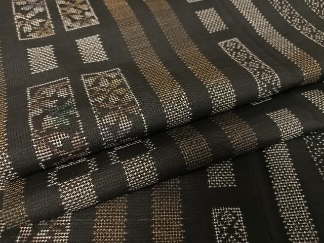 平和屋着物●本場大島紬　カタス7マルキ　花格子　黒地　正絹　逸品　AABA4498np