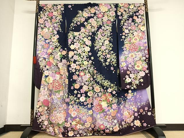 平和屋着物●豪華振袖　花毬文　暈し染め　金彩　銀通し地　正絹　逸品　AABA5050np