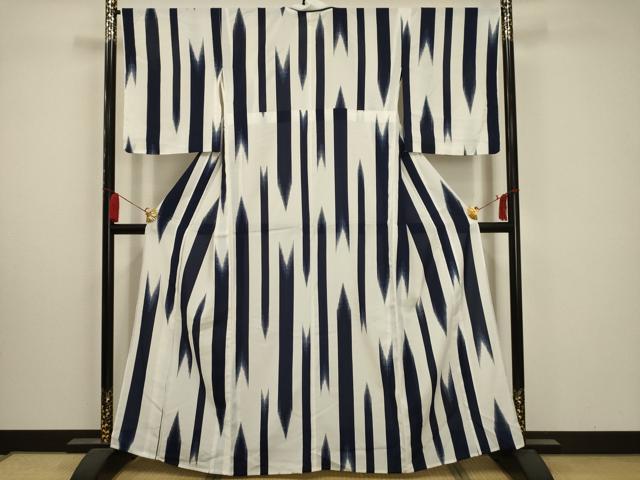 平和屋着物＊夏物　小紋　紗　矢羽根文様　洗える着物　AABA5598sx