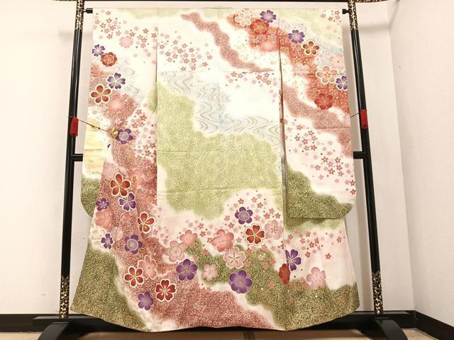 平和屋着物●紫綬褒章　巨匠『岩田専太郎』　振袖　駒刺繍　舞花文正　暈し染め　金彩　小田急百貨店扱い　正絹　逸品　AABA6466ph
