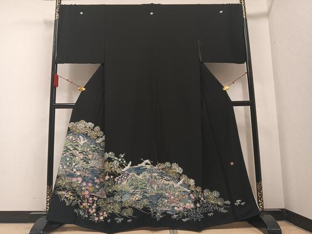 平和屋着物●豪華黒留袖　友禅　作家物　群れ鶴風景草花文　正絹　逸品　AABA8218ph