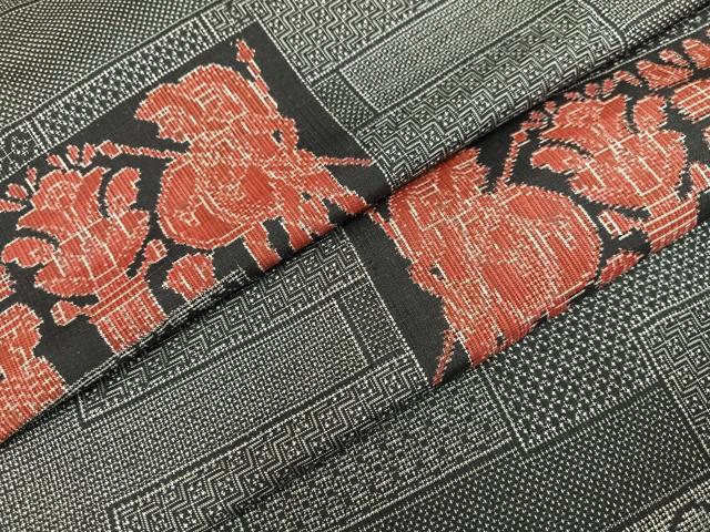 平和屋着物●本場大島紬　160亀甲　人物文　正絹　逸品　未使用　AABA8933ph