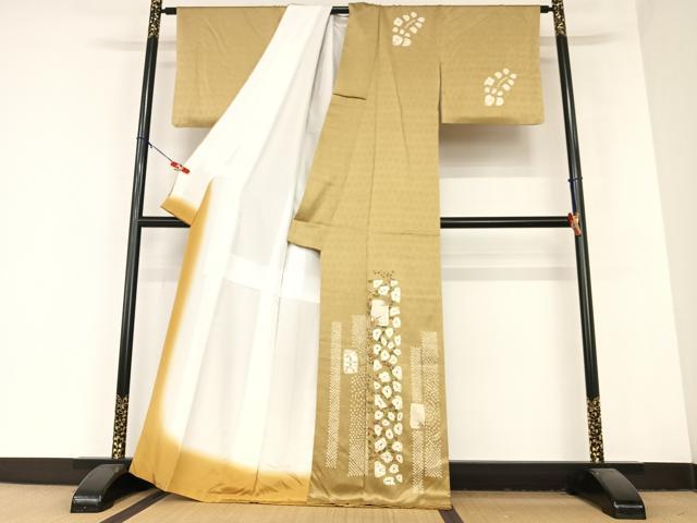 黒の訪問着 金色刺繍 黒の訪問着 金色刺繍