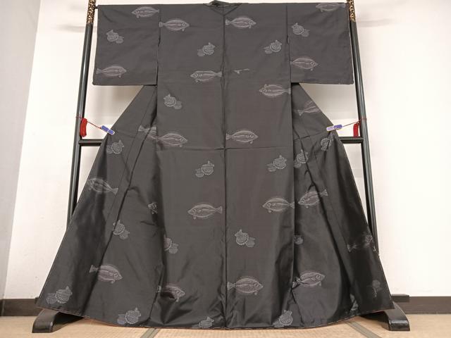 平和屋着物●本場大島紬　魚　貝　黒地　正絹　逸品　AABB0261zg