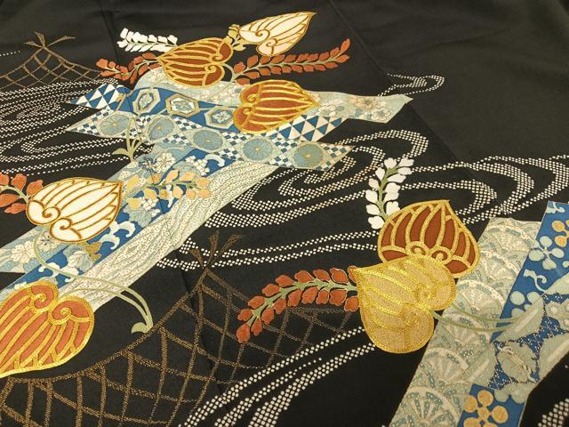 平和屋着物●創業460年・千總　黒留袖　駒刺繍　流水花文　金糸　金彩　小田急百貨店扱い　正絹　逸品　AABB0262zg 平和屋着物○創業460年・千總 黒留袖 駒刺繍 流水花文