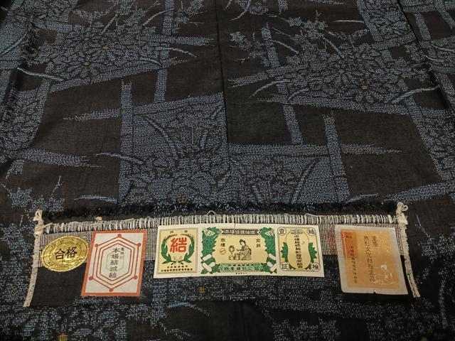 平和屋着物○本場結城紬 重要無形文化財 奥順 100亀甲 草花文