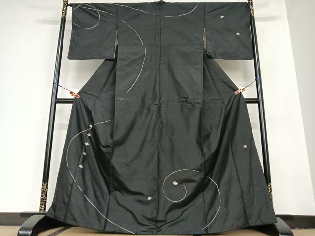 平和屋着物●本場大島紬　訪問着　作家物　刺繍　コマ　黒地　正絹　逸品　AABB6396zg