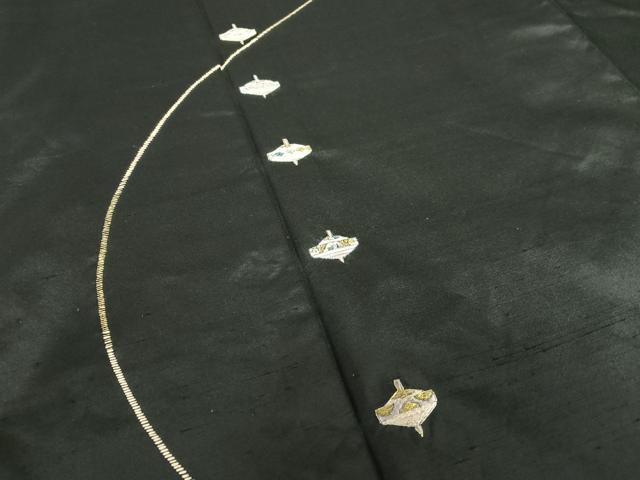 平和屋着物●本場大島紬　訪問着　作家物　刺繍　コマ　黒地　正絹　逸品　AABB6396zg 平和屋着物○本場大島紬 訪問着 作家物 刺繍 コマ 黒地 正絹 逸品