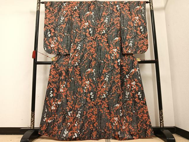 平和屋着物●小振袖　二尺袖　枝花文　たたき染め　黒地　正絹　逸品　AABB7257ph