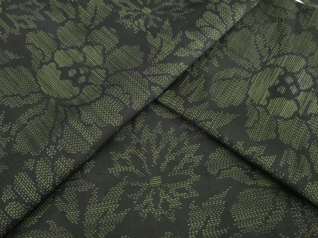 平和屋着物●本場大島紬　草花文　黒地　正絹　逸品　AABB7336ck
