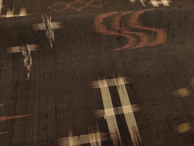 平和屋着物○国指定重要無形文化財 本場久米島紬 飛鳥文