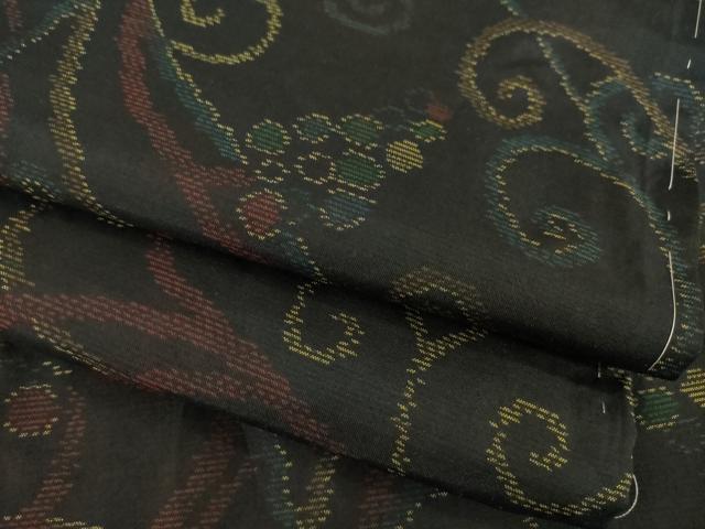 平和屋着物●本場大島紬　葡萄唐草文　黒地　正絹　逸品　未使用　AABC1933ck