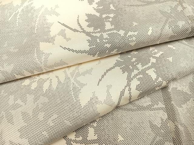 平和屋着物●本場大島紬　白大島　カタス9マルキ　草花シルエット　正絹　逸品　AABC2559ph