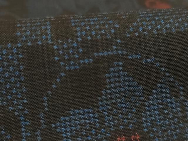 平和屋着物●本場大島紬 純泥染 手織り 一元7マルキ 短冊花唐草文 森山成雄作 黒地 やまと誂製 証紙付き 正絹 逸品 未使用 AABC3257ck