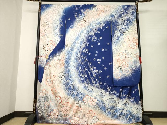 平和屋着物●豪華振袖　駒刺繍　舞花尽くし　暈し染め　金銀彩　ロング丈　正絹　逸品　AABC4127ck