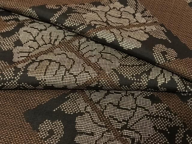 平和屋着物●本場大島紬　泥染め　一元7マルキ　花唐草文　正絹　逸品　AABC5077zg