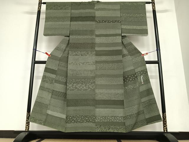 平和屋着物●人間国宝　初代 六谷梅軒(六谷紀久男)錐彫り　重要無形文化　財伊勢型紙　江戸小紋　百柄　正絹　逸品　AABC5115zg