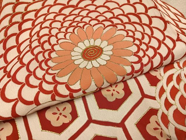 平和屋着物○セミアンティーク 振袖 駒刺繍 吉祥花唐草宝尽くし文 金彩